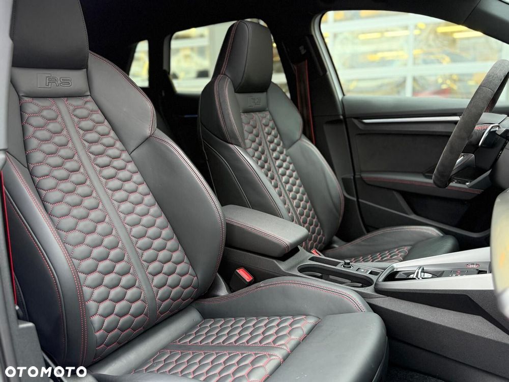 Audi RS3 Sportback - 19