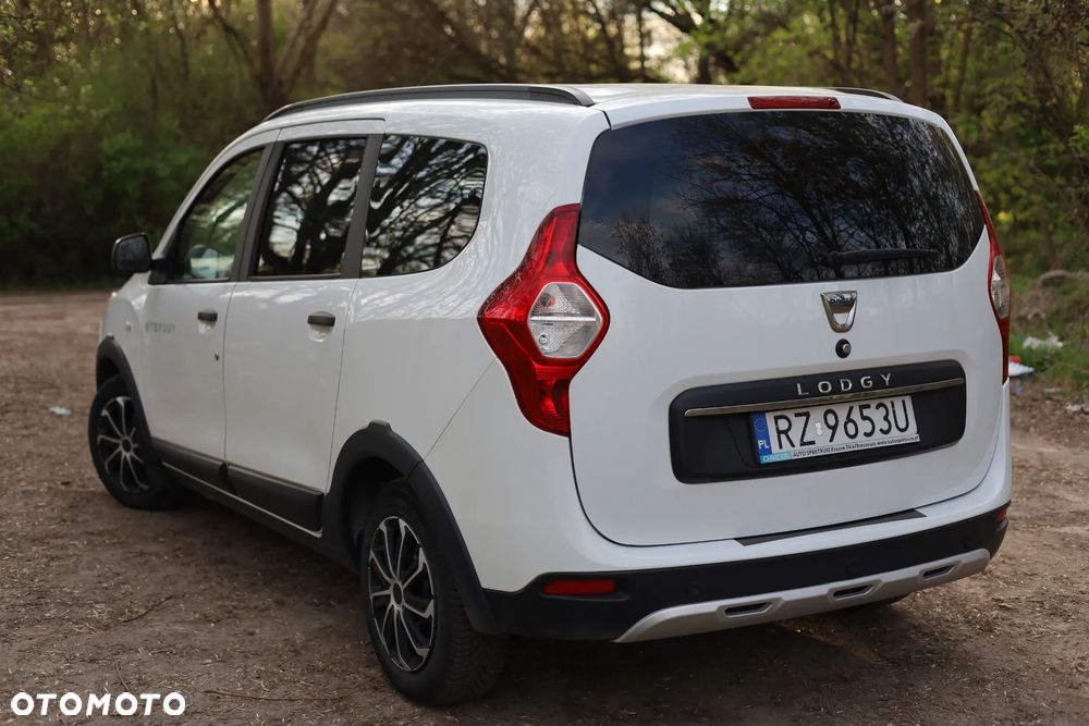 Dacia Lodgy 1.6 SCe Stepway S&S - 11