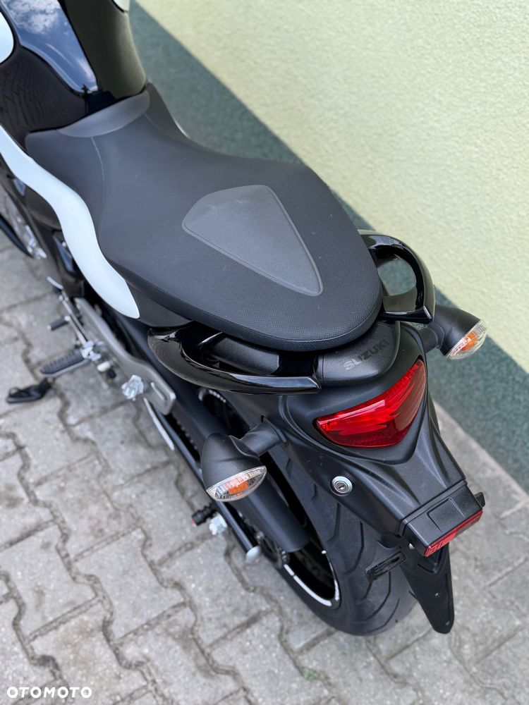 Suzuki Gladius - 21