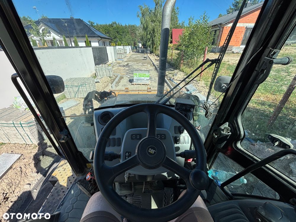 Caterpillar 427F2 - 8