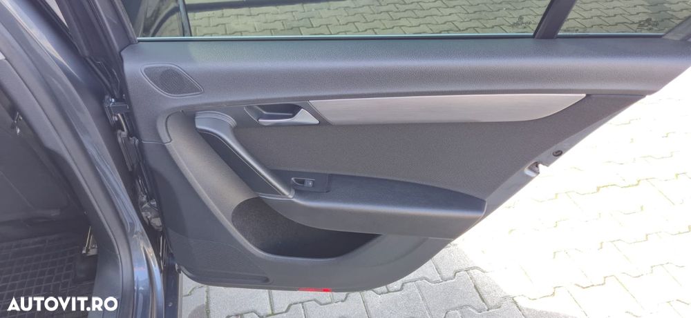 Volkswagen Passat 2.0 TDI BlueMotion Tehnology Comfortline - 27