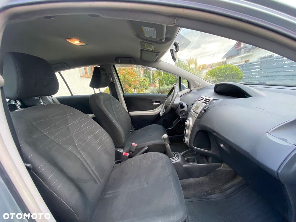 Toyota Yaris 1.3 VVT-i Executive - 10