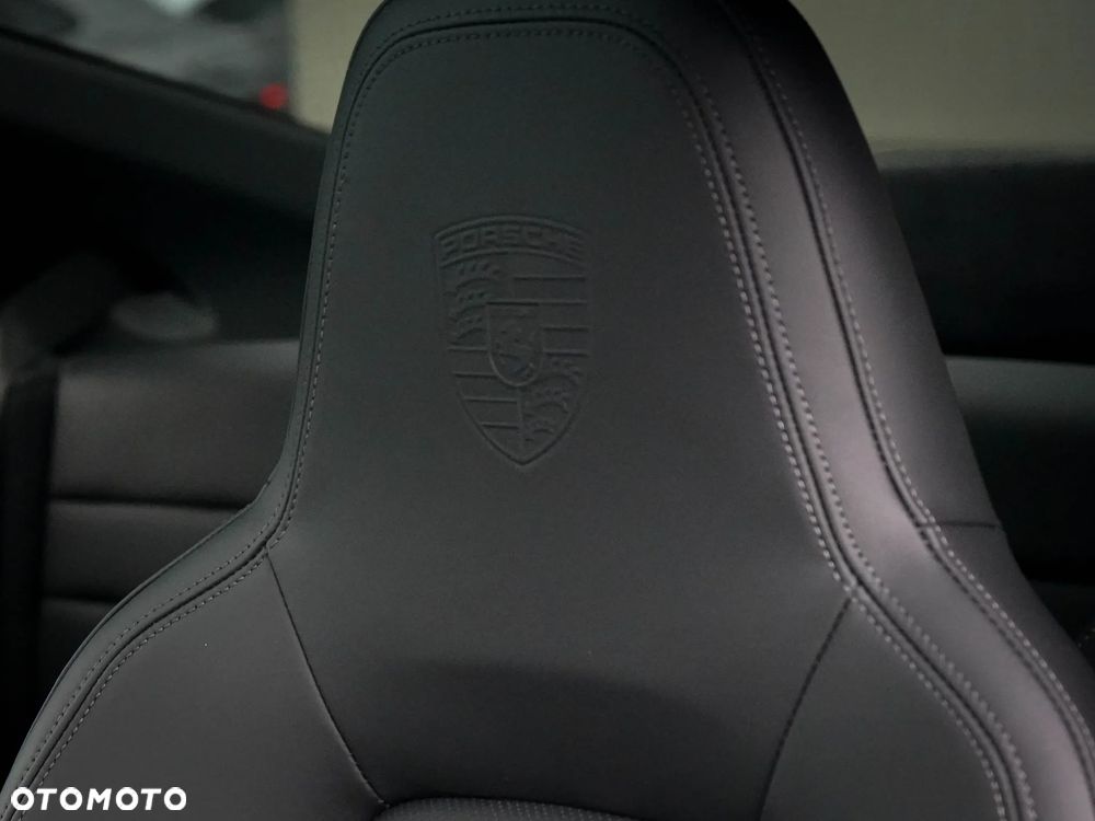 Porsche 911 Carrera 4S - 21