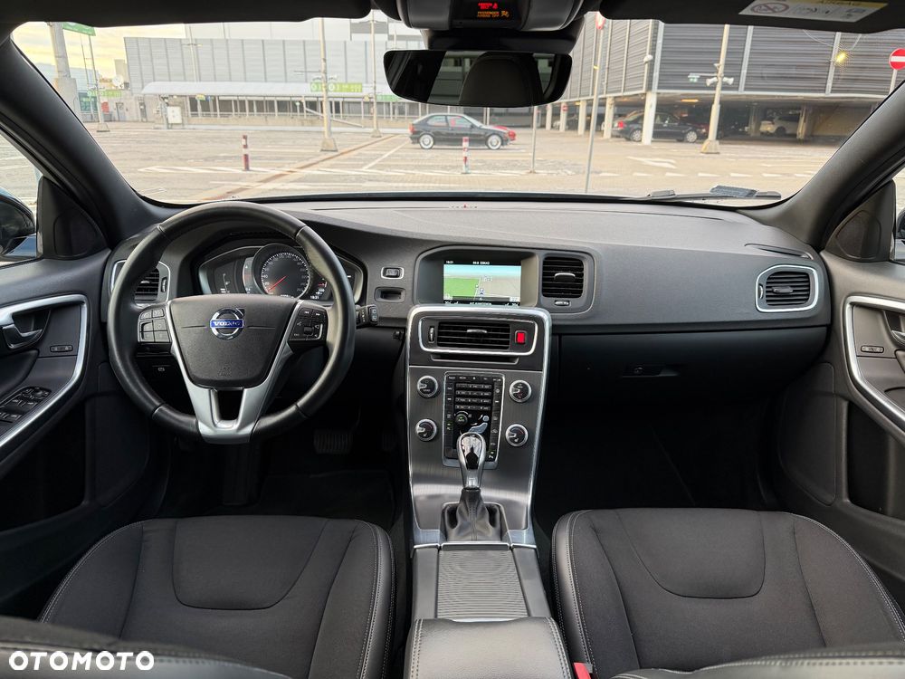Volvo V60 Cross Country D3 Drive-E Momentum - 15