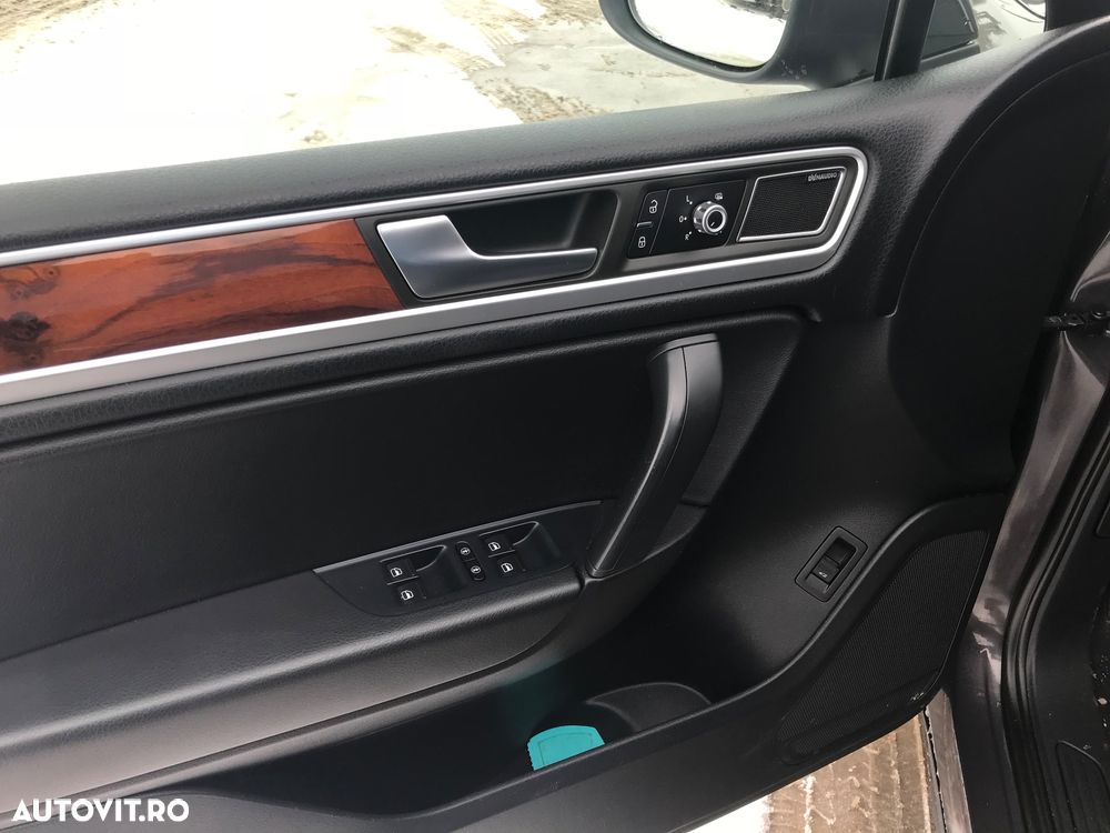 Volkswagen Touareg - 17