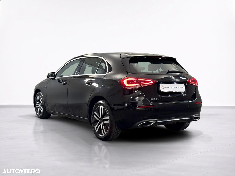 Mercedes-Benz A 250 e Sedan 8G-DCT AMG Line - 4