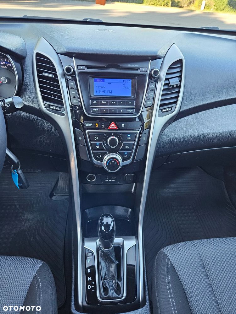 Hyundai i30 1.6 Automatik Style - 14