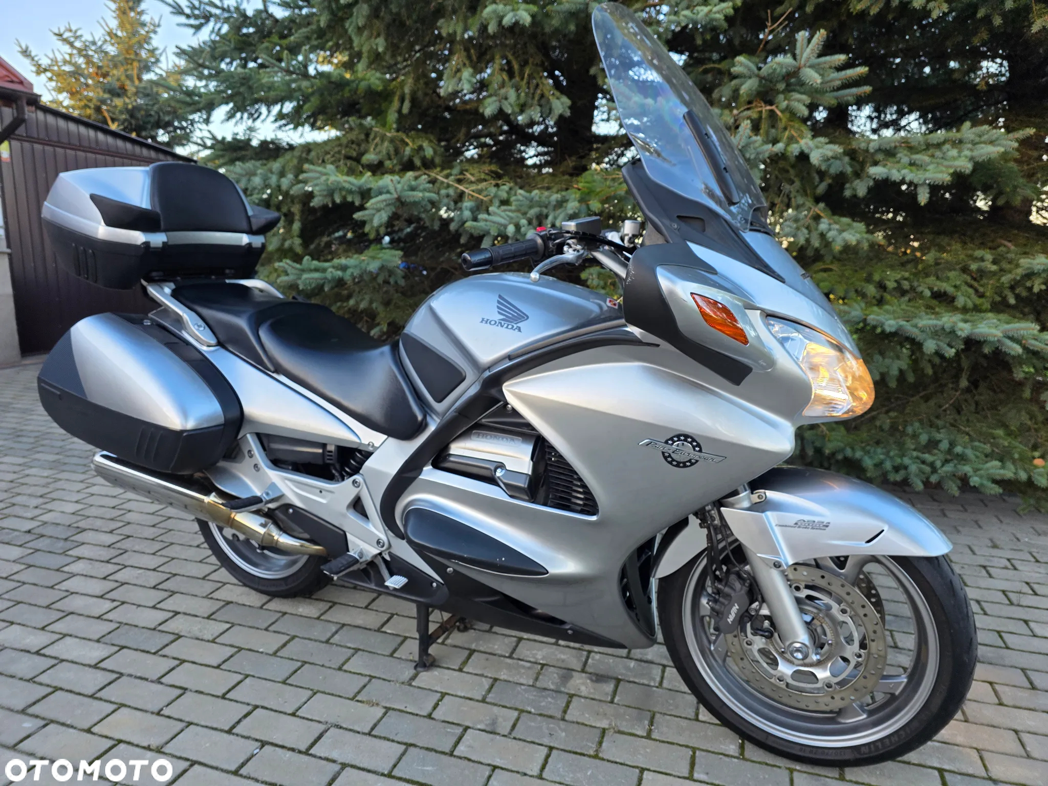 Honda ST - 39