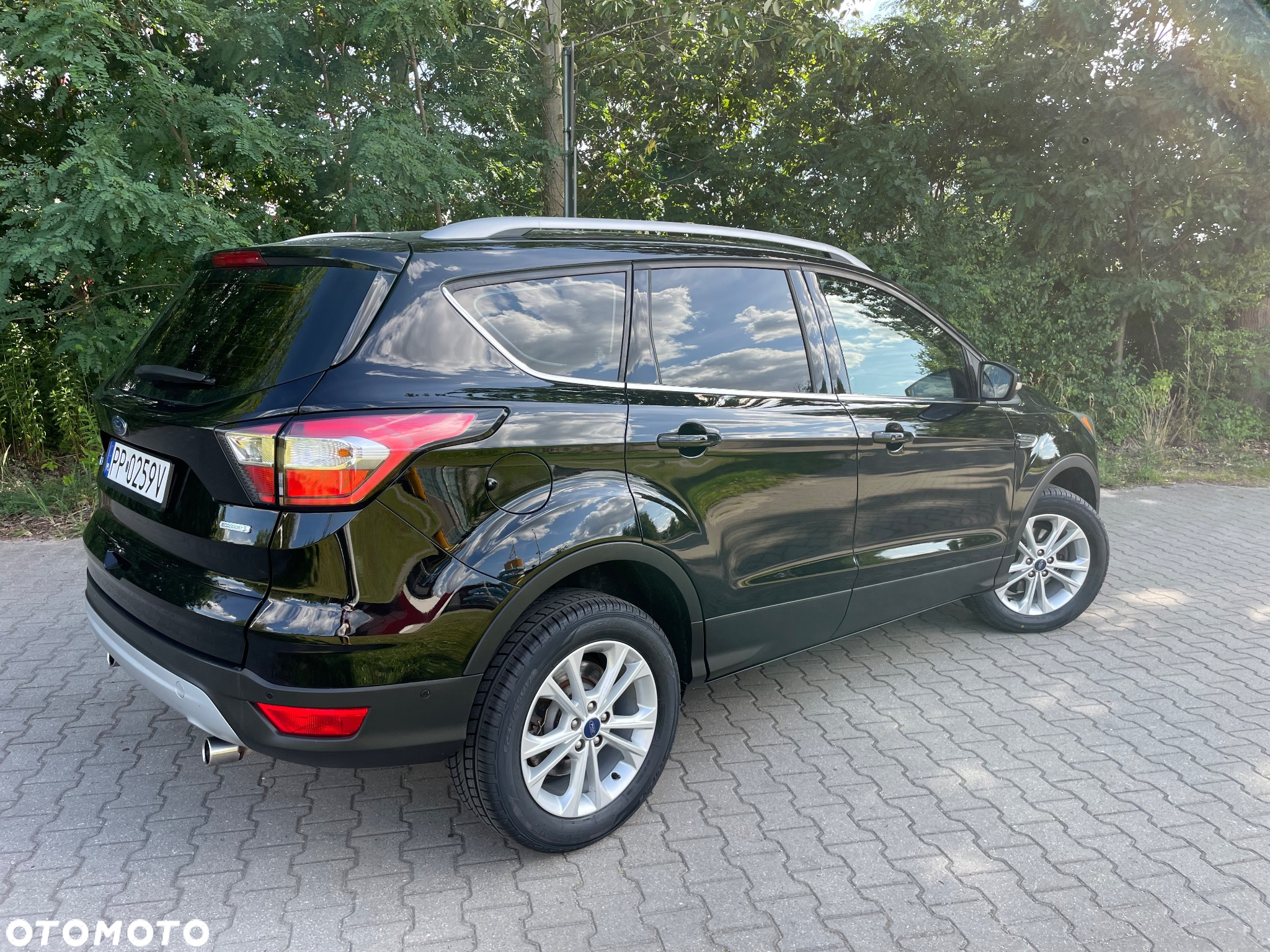 Ford Kuga 1.5 EcoBoost 2x4 Titanium - 5
