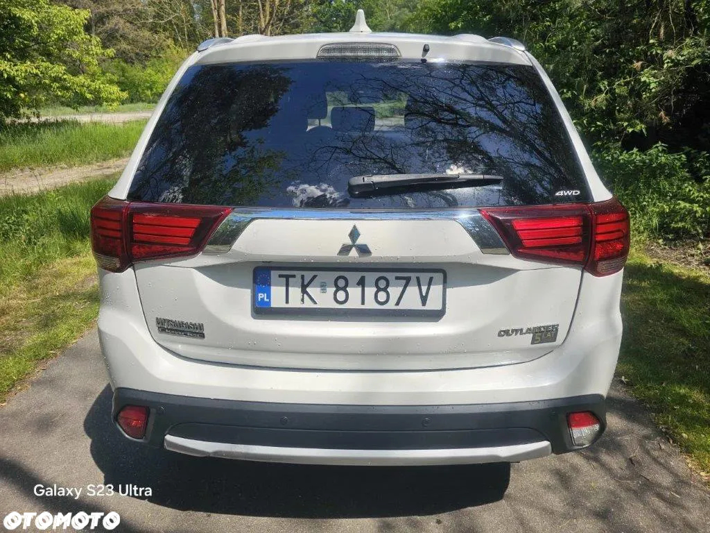 Mitsubishi Outlander 2.0 Intense + Navi 4WD CVT - 4