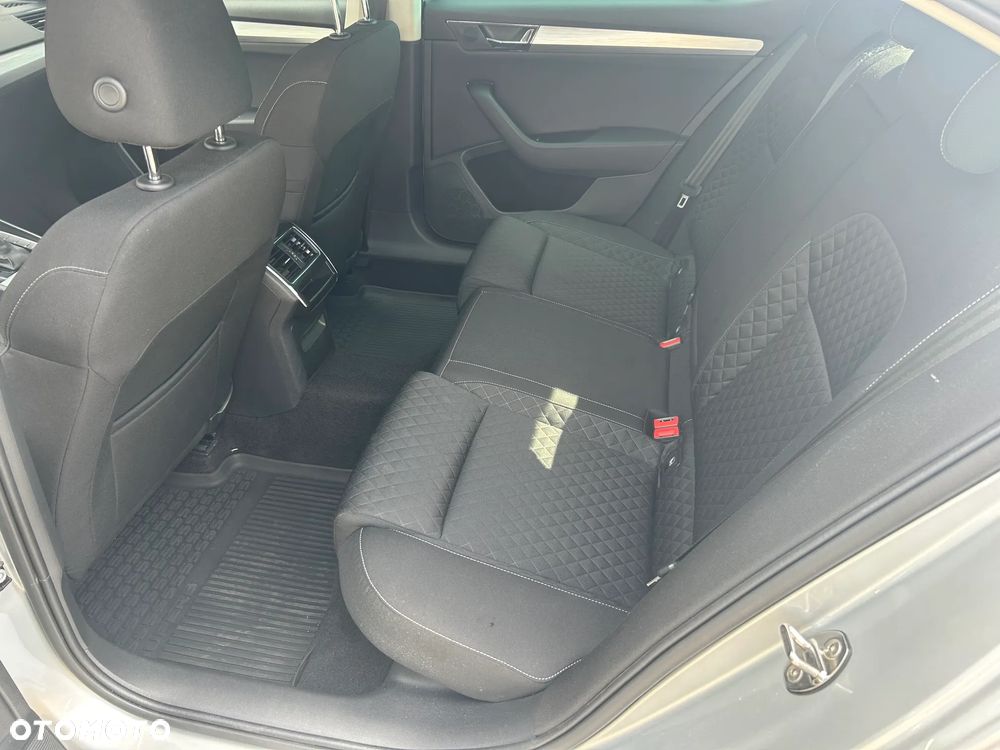 Skoda Superb 1.5 TSI Ambition DSG - 19