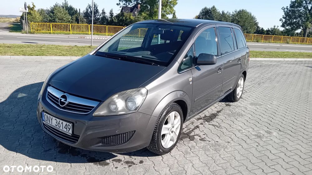 Opel Zafira 2010 photo 2