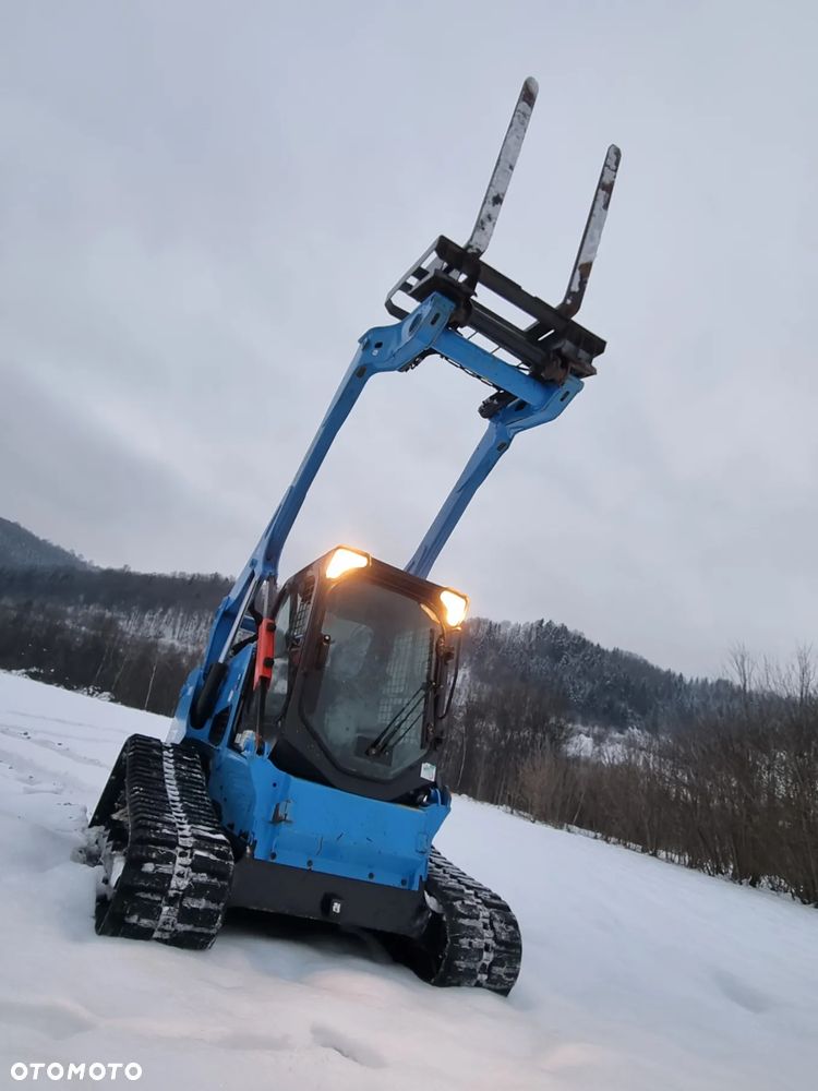 Bobcat T770 Ładowarka Gąsienicowa Udzwig 2,5 tony. Amerykańska potężna Ładowarka 2021rok  654mth z Norwegii! KLIMA! Potężna Moc silnik Turbodoładowany bobcat 100km! Widły łyżka. Linie Hydrauliczne dodatkowe. Aktualna DEKRA 2026r. Podzespoły gąsienice zero zużycia! Cała maszyna sterowana z dżojstika! - 36