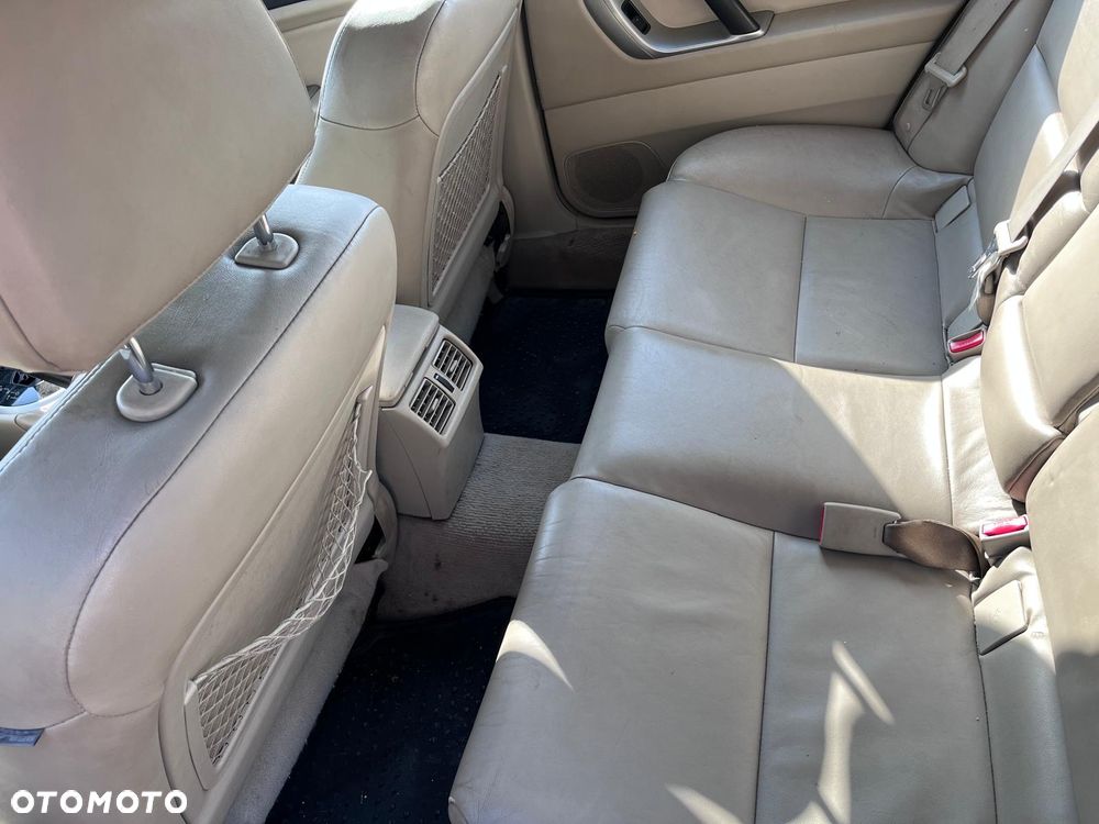 Subaru Outback 3.0RE 000 - 11