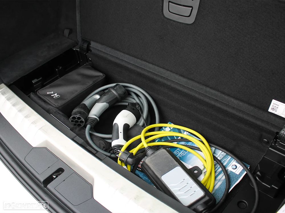 BMW 330 e Pack M Auto - 31