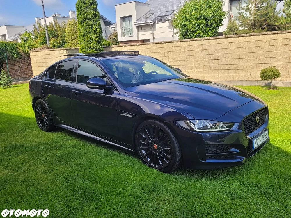 Jaguar XE 2.0 T R-Sport - 3