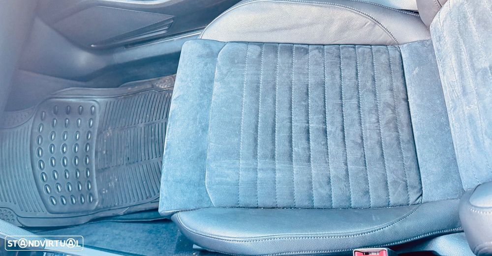 VW Passat Variant 2.0 TDi SCR DSG Highline - 12