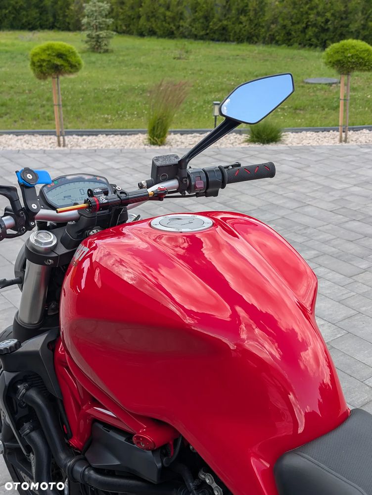 Ducati Monster - 17
