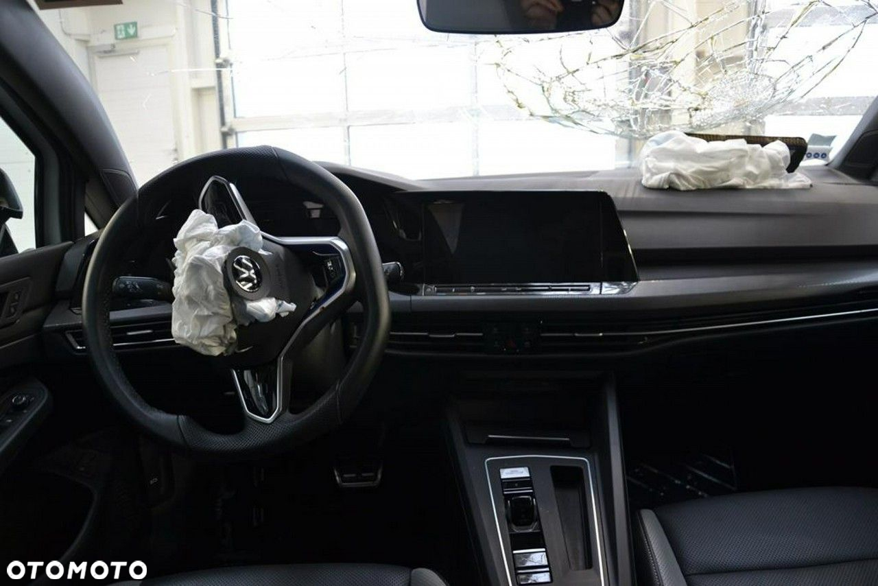 Volkswagen Golf - 16