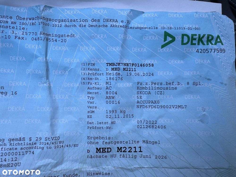 Skoda Octavia 2.0 TDI DSG RS - 36