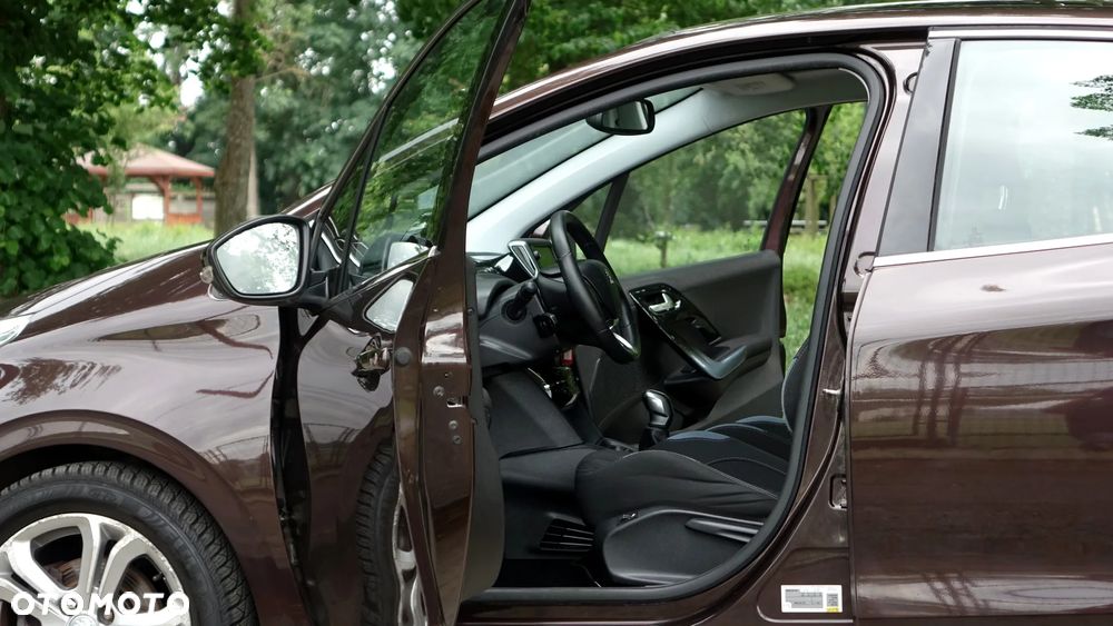 Peugeot 208 120 VTI Allure - 6