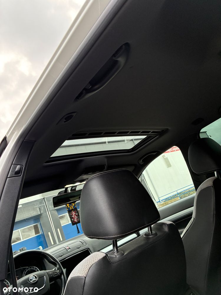 Skoda Octavia 2.0 TDI RS DSG - 12