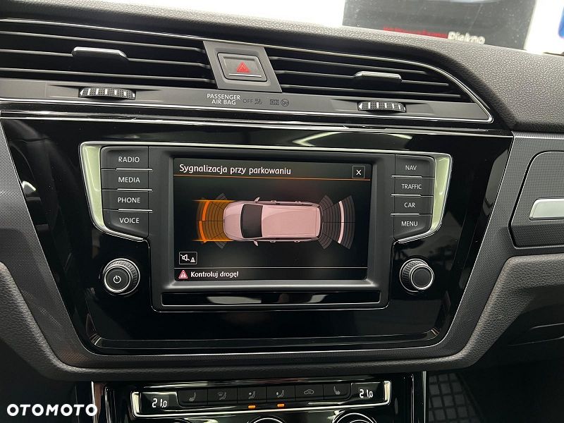 Volkswagen Touran 2.0 TDI SCR Highline - 21