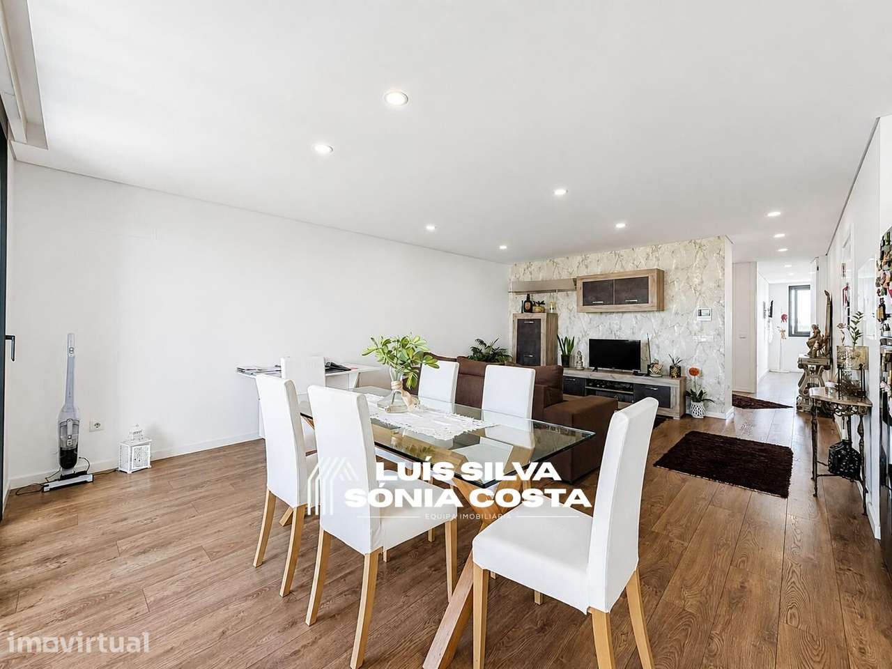 Apartamento T2 de 2022 | Último Andar | Garagem Fechada |... - Grande imagem: 3/24