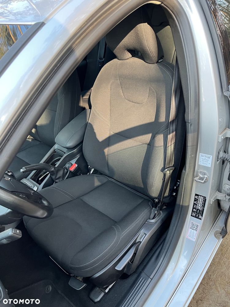 Volvo V40 D2 Kinetic - 16