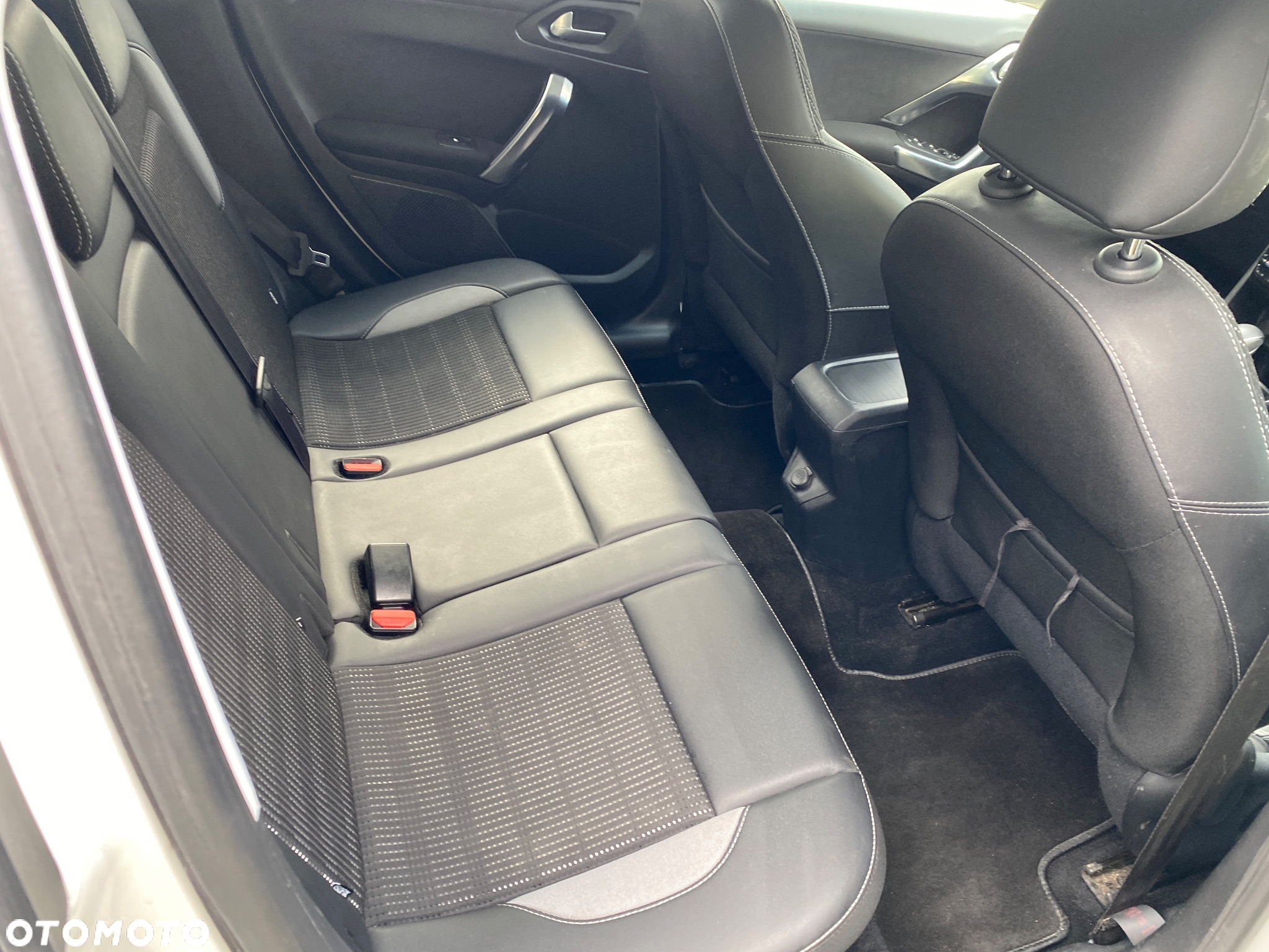 Peugeot 2008 1.2 Pure Tech Active S&S EAT6 - 9