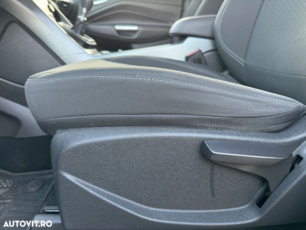 Ford Kuga 1.5 EcoBoost 2x4 Black & Silver - 37