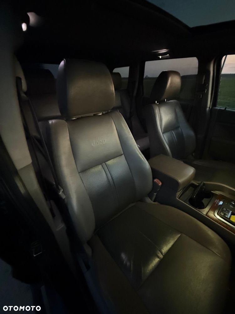 Jeep Grand Cherokee - 14
