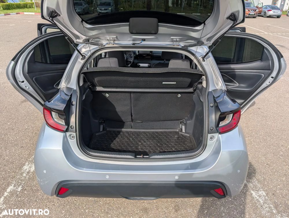 Toyota Yaris - 11