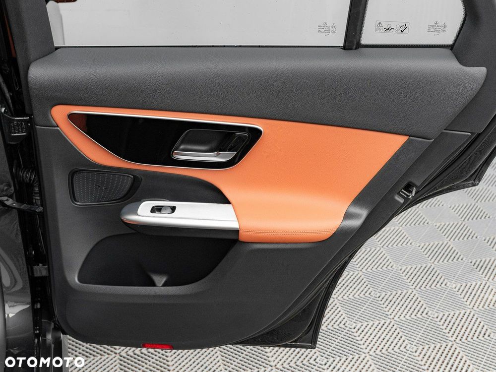 Mercedes-Benz GLC - 26