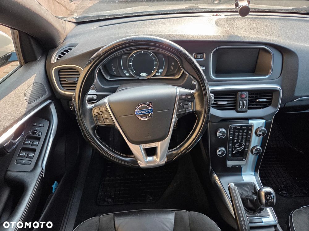 Volvo V40 D2 R Design - 19