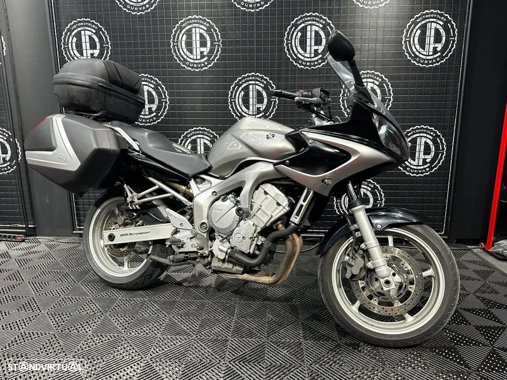 Yamaha FZS 600 - 1