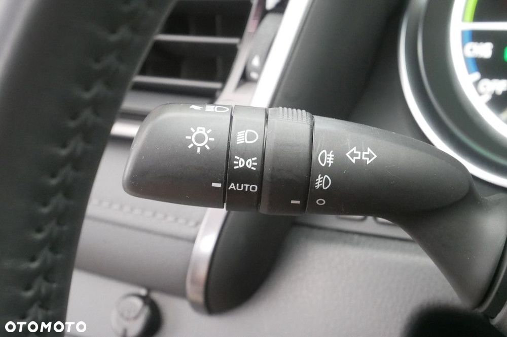 Toyota Camry 2.5 Hybrid Comfort CVT - 25