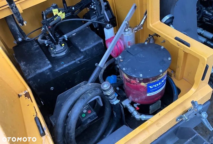 Volvo EC300 EL - 11