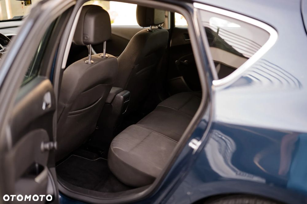 Opel Astra 1.7 CDTI - 11