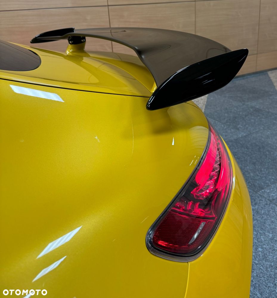 Mercedes-Benz AMG GT R - 11