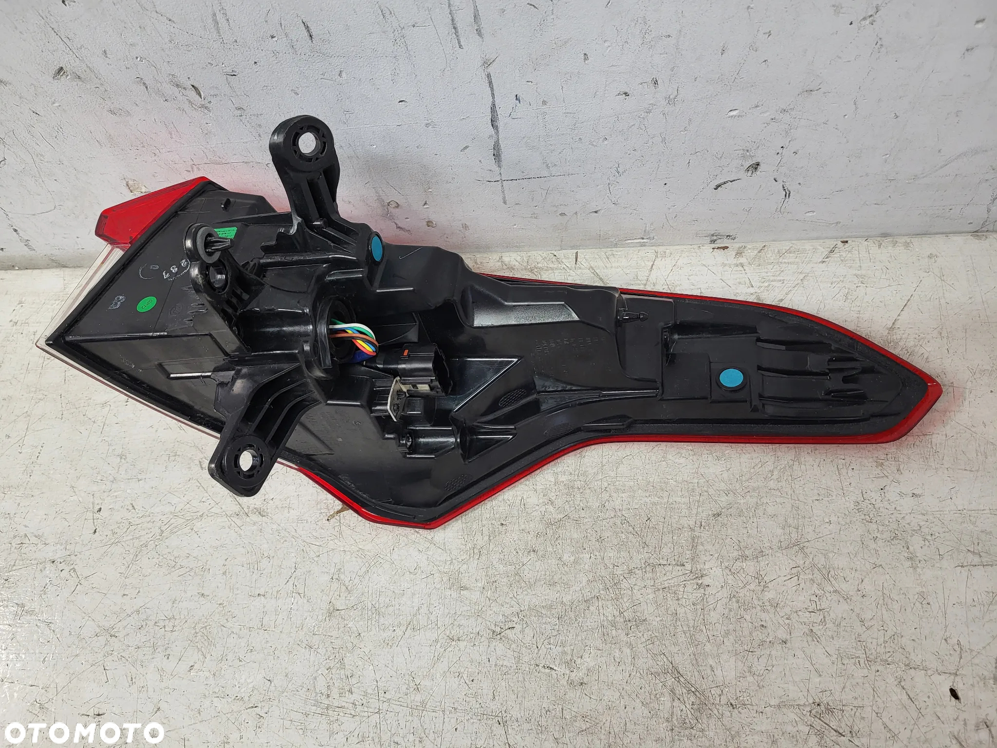 Maxus Euniq 6 lampa lewa tylnia tył - 5