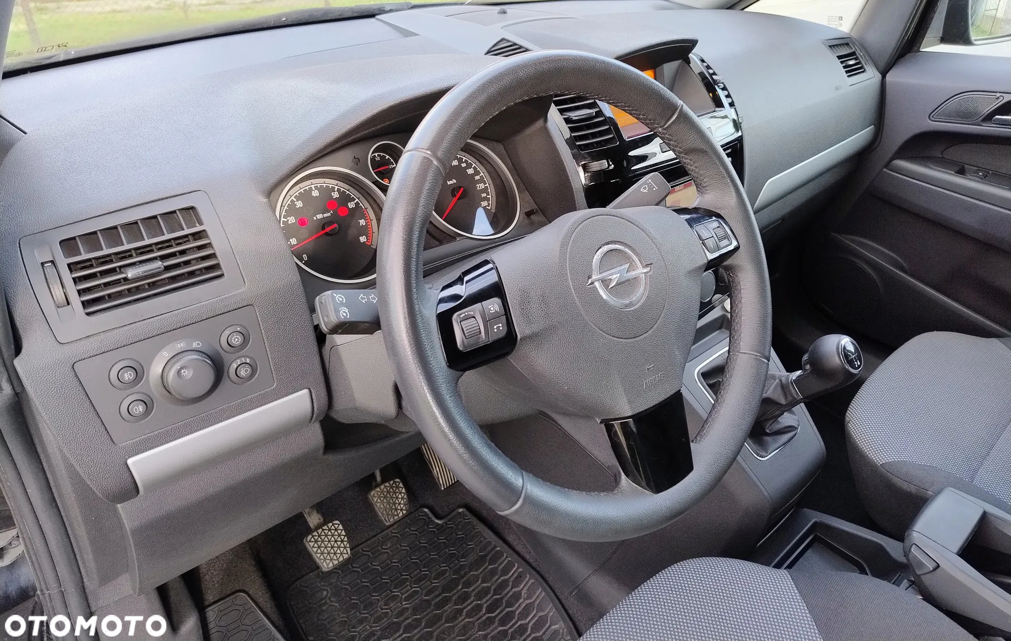 Opel Zafira 1.8 Navi - 10