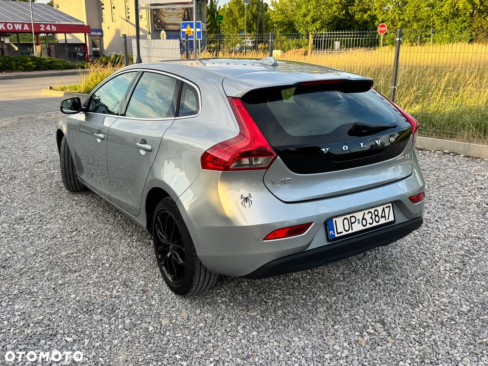 Volvo V40 D2 Momentum - 9
