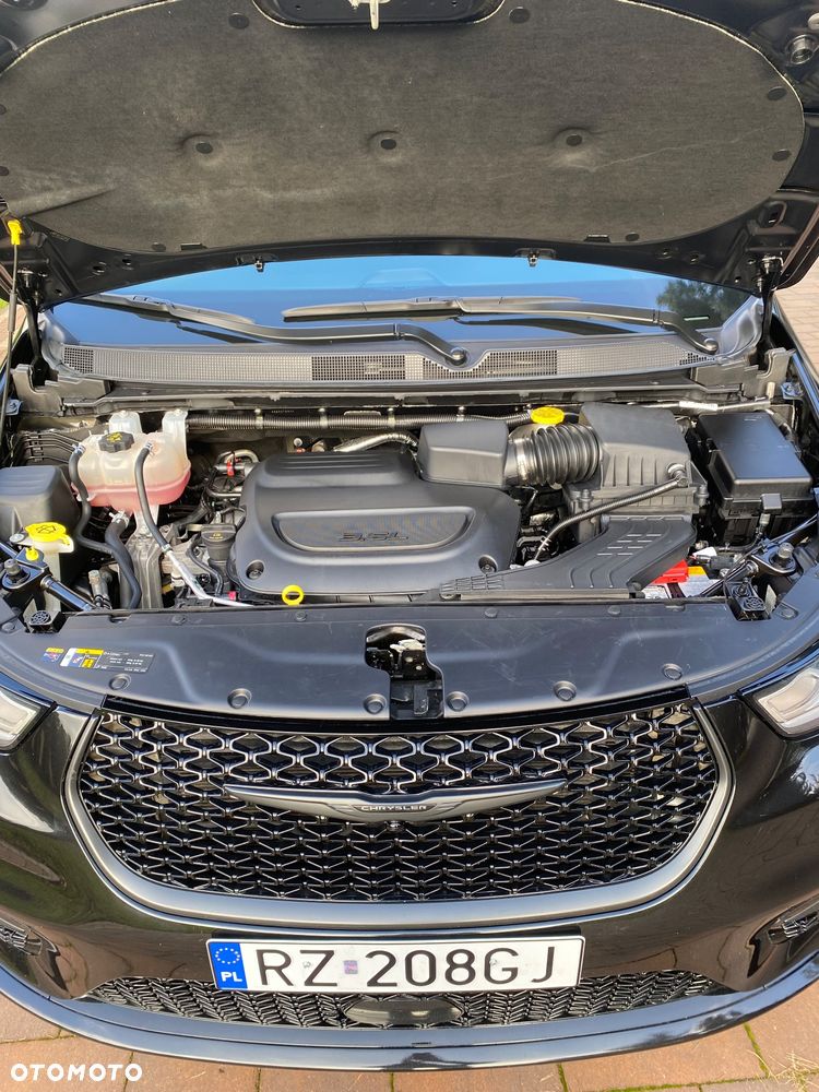 Chrysler Pacifica - 16