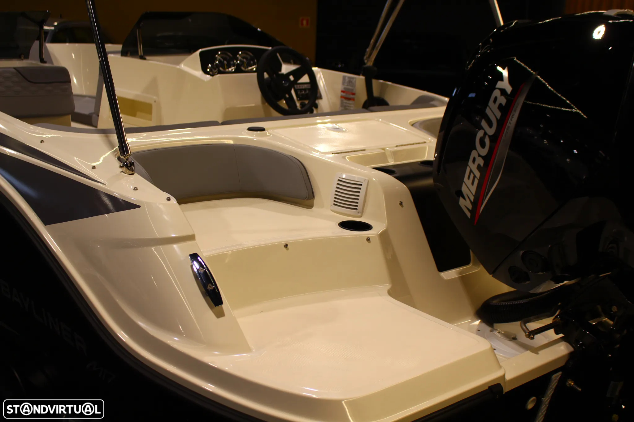 Bayliner M17 - 7