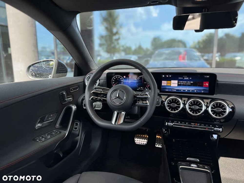 Mercedes-Benz CLA 250 E AMG Line 8G-DCT - 14
