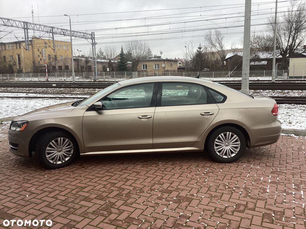 Volkswagen Passat - 2