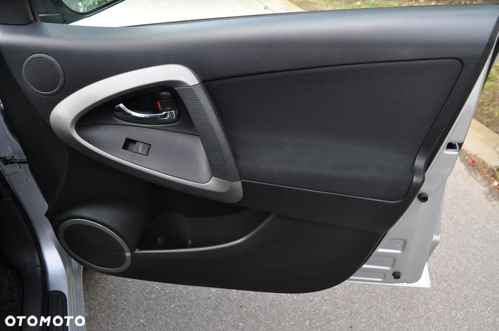 Toyota RAV4 2.0 4x4 Automatik - 35