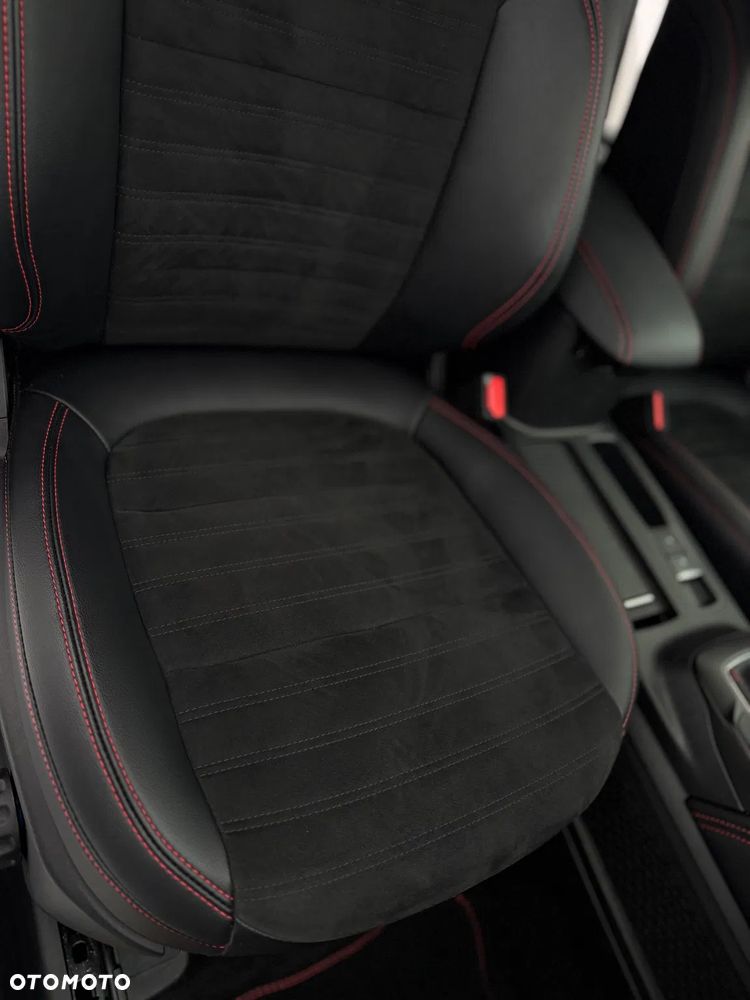 Ford Kuga 2.0 EcoBlue Hybrid ST-LINE - 13