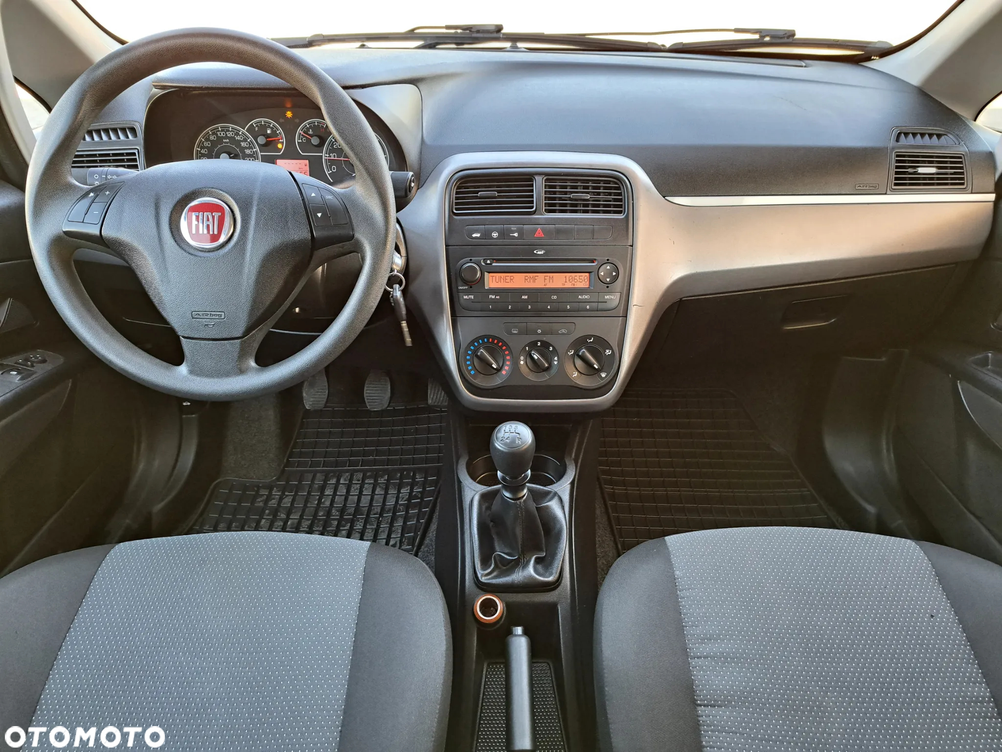 Fiat Grande Punto - 23